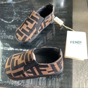 Fendi Slip-Ons
FF logo baby shoes